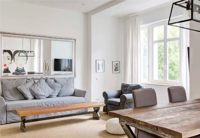 Stylisch möblierte sanierte 2-Zimmer-Wohnung am Boxhagener Platz — photo 1